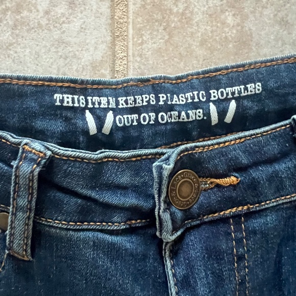 NWT Grace and Lace Repurposed Cropped Distressed Denim in Dark Mid Wash Size 14 - Picture 5 of 8